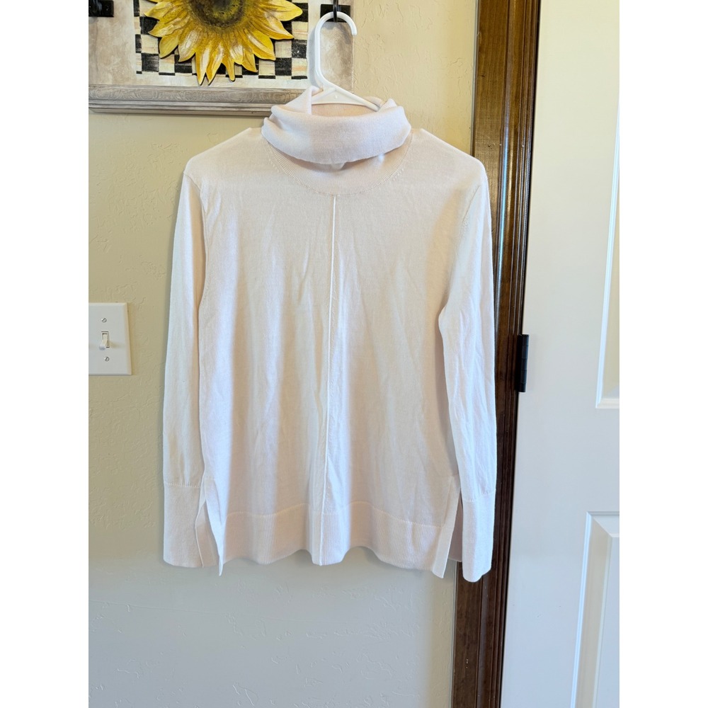 Banana Republic 100% Merino Wool Sz M Turtleneck Sweater Cream Lightweight Basic